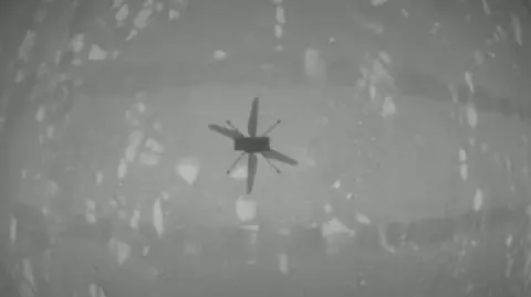 Dron Ingenuity odbył pierwszy lot w atmosferze Marsa