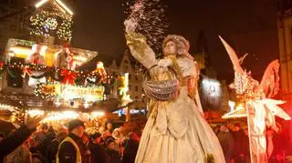 Wrocławski Rynek przemienia się przed Bożym Narodzeniem w baśniowy świat