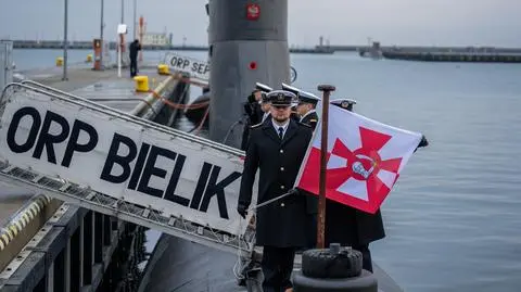 Ostatnie opuszczenie bandery na ORP Bielik