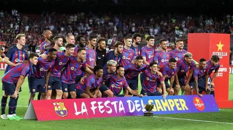 O pierwsze trofeum w sezonie Barcelona powalczy z drużyną z Premier League