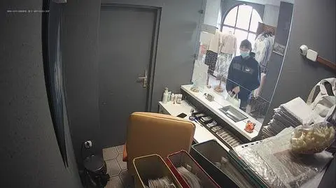 Mężczyzna wszedł do kantoru z nożem 