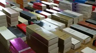 Podróbki perfum z przemytu