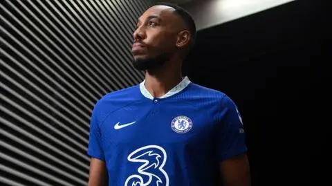 Aubameyang nie boi się klątwy numeru "9"