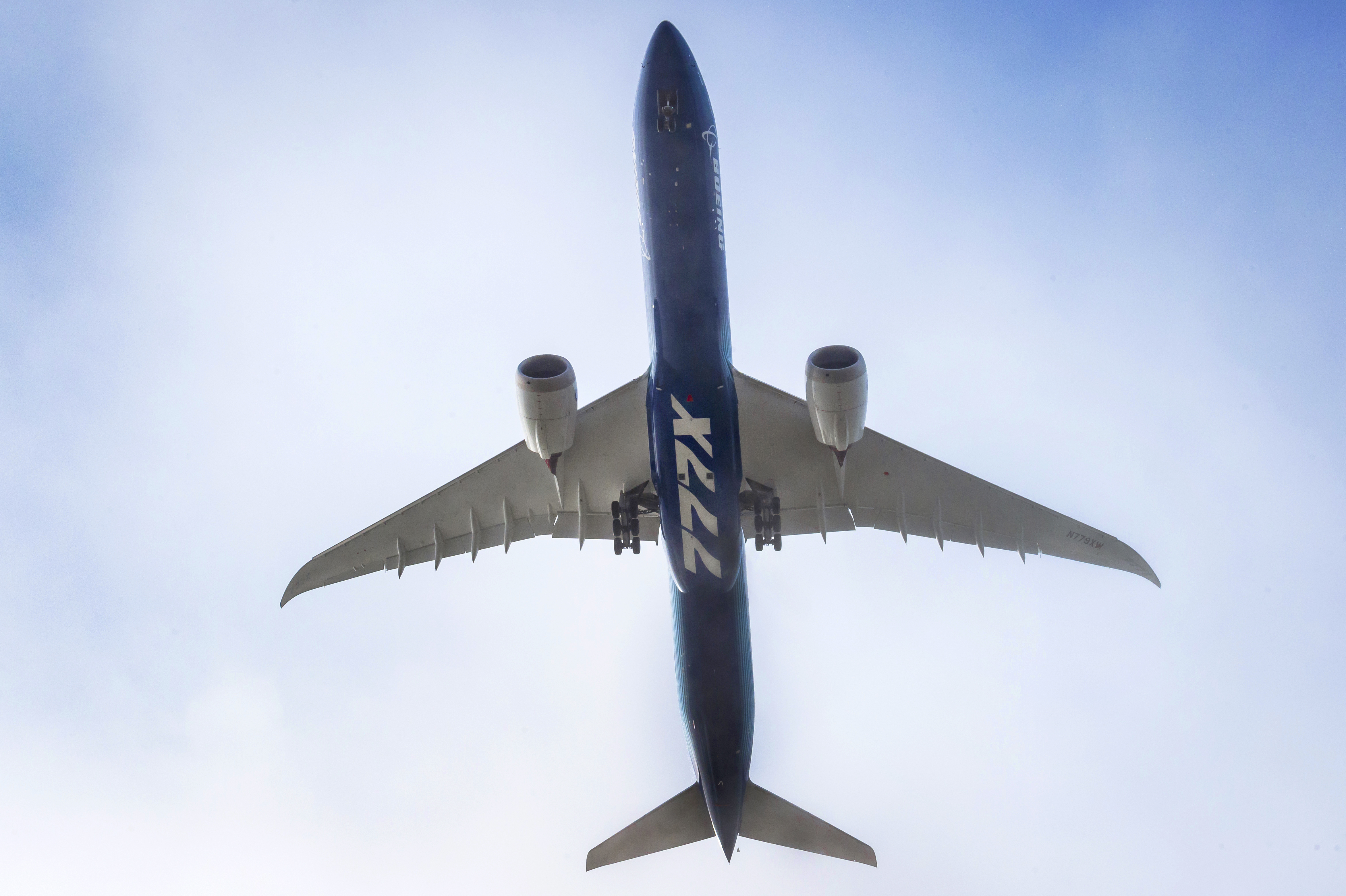 Boeing 777X w powietrzu