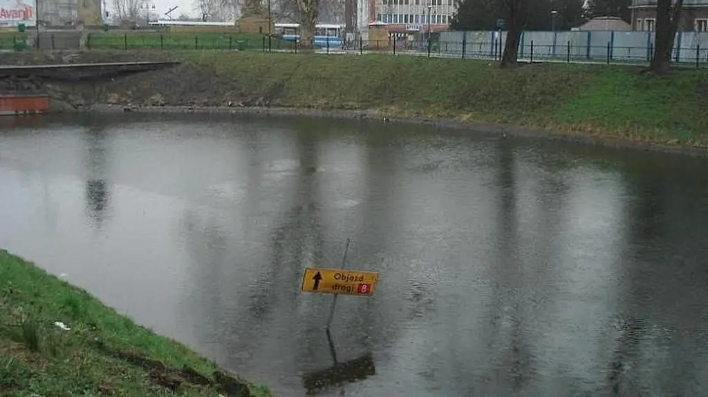 Objazd przez fosę