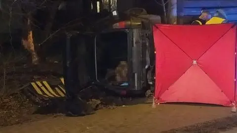 Stracił panowanie nad pojazdem, dachował i uderzył w ogrodzenie. Zginął na miejscu
