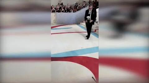 Pojawił się na czerwonym dywanie tuż przed Rihanną. Karaluch sensacją Met Gali