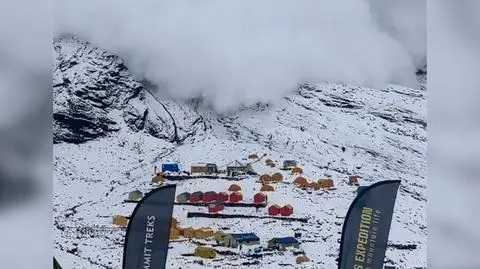 Duża lawina zeszła na bazę pod Manaslu w Himalajach