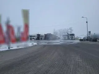 Rozszczelnienie cysterny z gazem; zablokowana dk 22