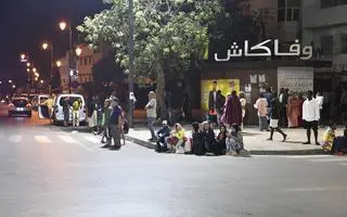 Trzęsienie ziemi w Maroko. Mieszkańcy Marrakeszu na ulicach miasta 