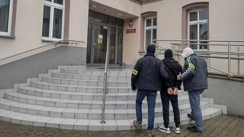 Awanturował się w terminalu lotniska w Pyrzowicach, potem chciał przekupić policjantów