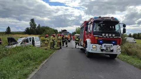 Antoniew. Wypadek samochodu osobowego z ciężarówką 