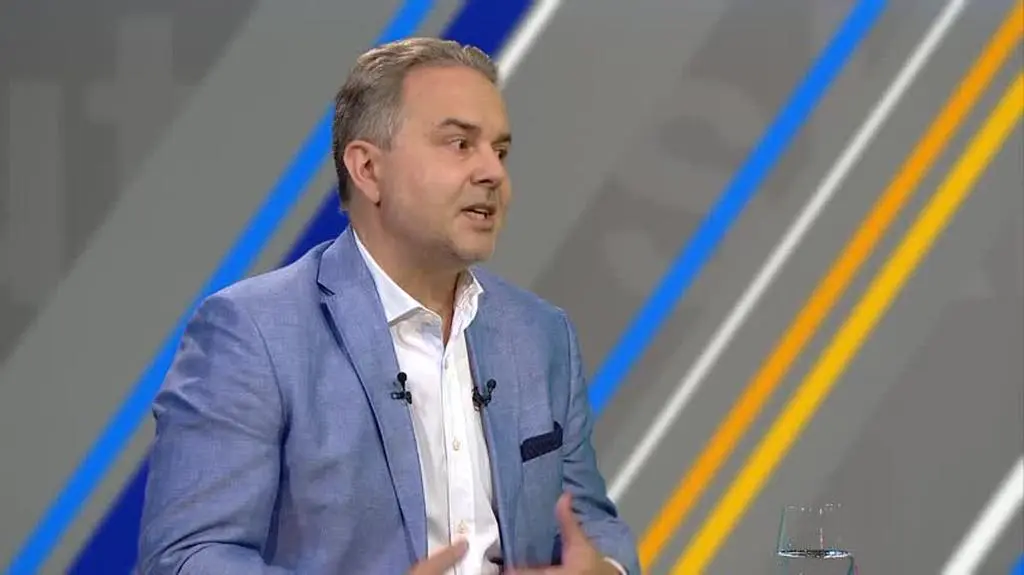 "Zwyczaj przeniesienia do internetu omawiania ważnych spraw jest oburzający"