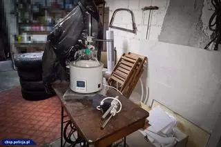 Podczas akcji przejęto 9 kg mefedronu oraz 200 litrów substancji do analizy