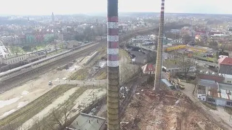 Wyburzanie stumetrowego komina w Bolesławcu
