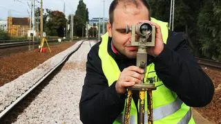 Przebudowa jest związana z włączeniem w nie nowej linii PKM