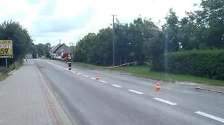 Linia energetyczna zerwała się nad drogą Piła-Złotów