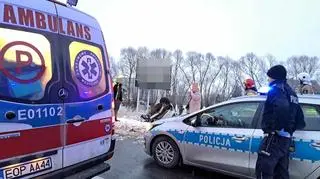 Wjechał do rowu i dachował. Był pijany