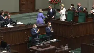 Wanda Nowicka wręczyła list prezydentowi Andrzejowi Dudzie