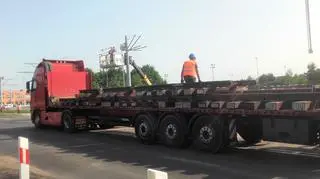 Trwają prace przy układaniu nowego torowiska tramwajowego