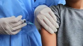 Dzieci szczepione są preparatami Pfizer/BioNTech i Moderny