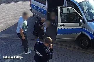 Policjanci ruszyli na pomoc dziecku
