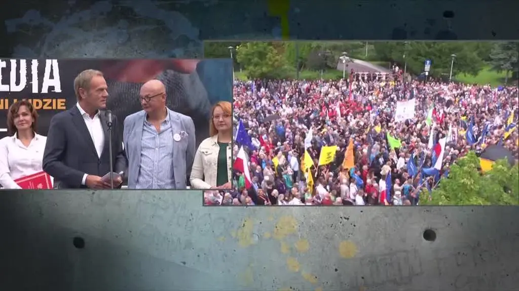 tusk 1 protest 