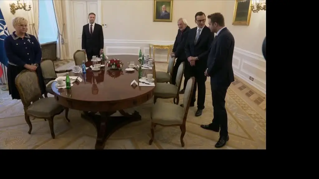 premier konsultacje 2