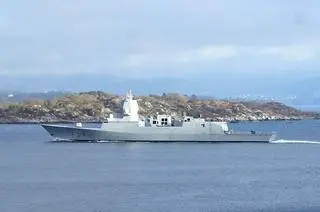 Norwegię reprezentuje fregata KNM Thor Heyerdahl