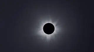 “Corona Composite of 2012- Australian Totality” Man-To Hui (Chiny), zwycięzca w kategorii “Our Solar System"