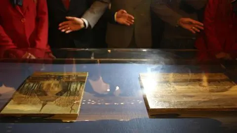 Pokazują skradzione dzieła van Gogha. Znaleziono je u bossa mafii