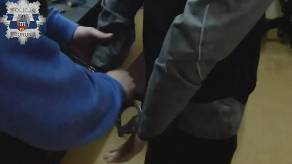 Snajper w rękach policji