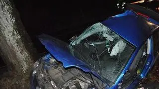 Na miejscu zginął 18-letni kierowca