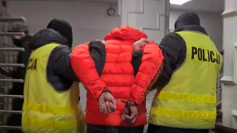 Poszukiwali go pięcioma listami gończymi. Ostatnio był "lekarzem", sam przeprowadzał "liczne zabiegi"