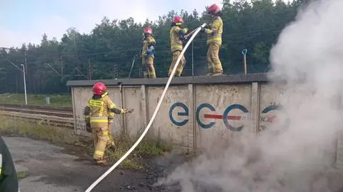 Pożar czterech wagonów z miałem węglowym
