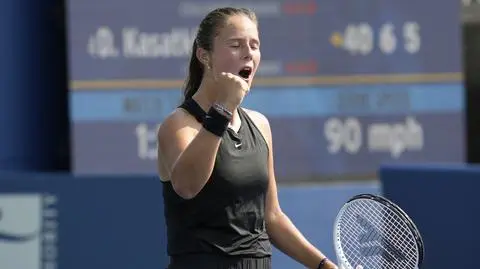 Pokonała Linette, teraz zagra w finale