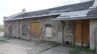 Pierwotnie fabryka należała do Adolfa Buchholtza