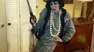 Aktorka Bette Midler jako Coco Chanel