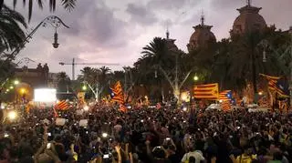 Barcelona po deklaracji Puigdemonta. Relacja reportera TVN24