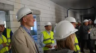 Nowy szpital jest budowany w zachodniej części miasta w pobliżu AOW