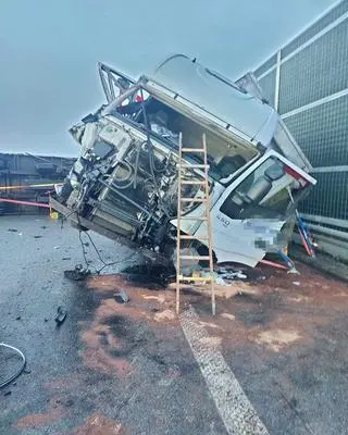 Wypadek tira na A4