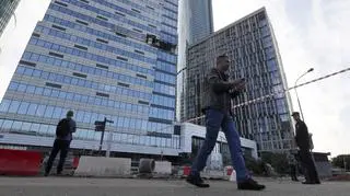 Uszkodzone wieżowce w Moskwie po ataku dronów