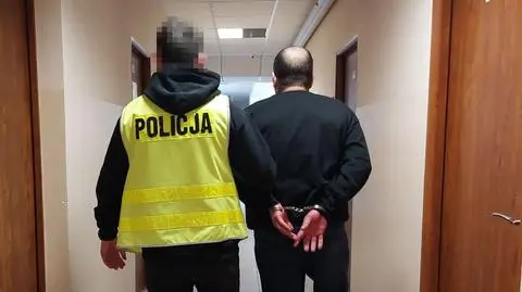 Poprosił 90-latkę o pożyczenie pieniędzy, oddała mu swoją kartę i podała pin. Straciła kilka tysięcy złotych