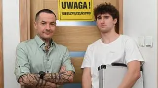 Marcin Józefaciuk z uczestnikiem programu "Nastolatki rządzą... kasą"