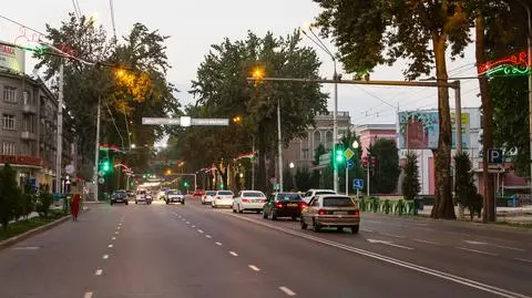 Rekordowe wzrosty liczby wydanych kart płatniczych. Mogą stać za tym Rosjanie