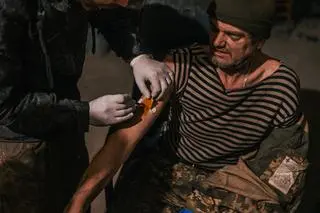 Opatrywanie ran wewnątrz Azowstalu