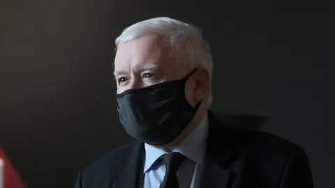 Policja umarza postępowanie w sprawie mszy, w której uczestniczył Jarosław Kaczyński