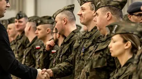 "Dziękuję za zaangażowanie w realizację misji". Polacy odznaczeni w Estonii