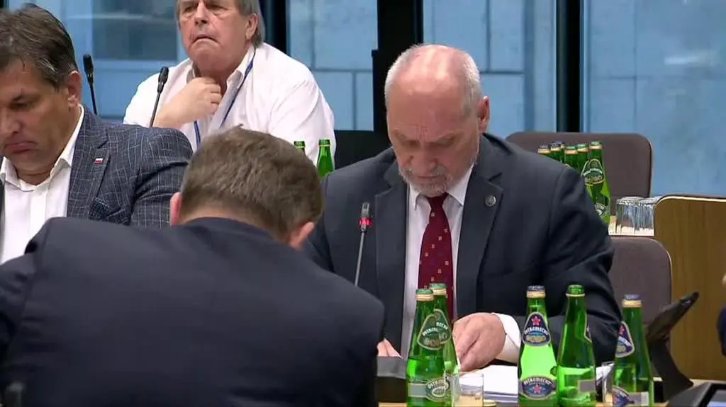 Macierewicz 4