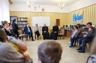 Pierwsza dama Agata Kornhauser-Duda na spotkaniu z uchodźcami w Ełku